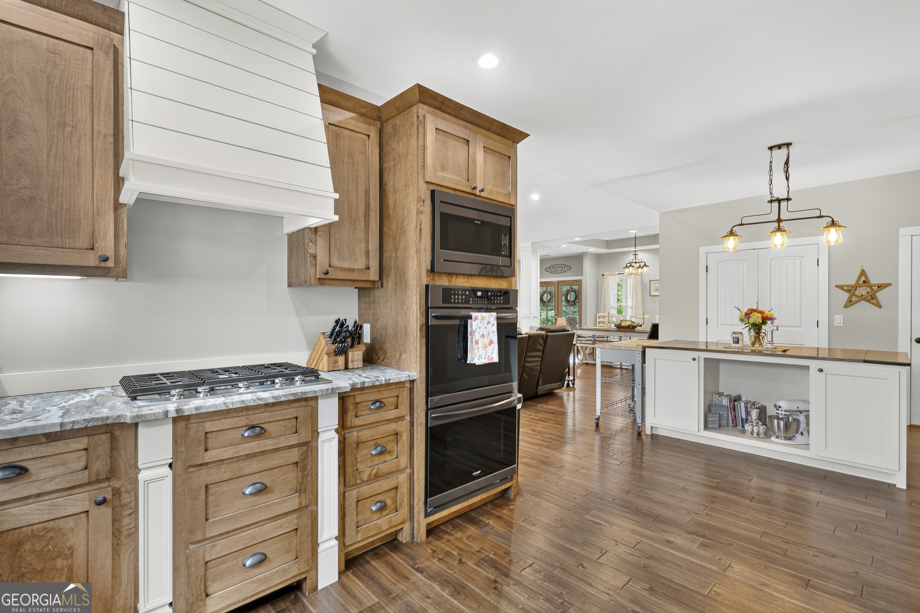 7625 W County Line Road Lula GA 30554