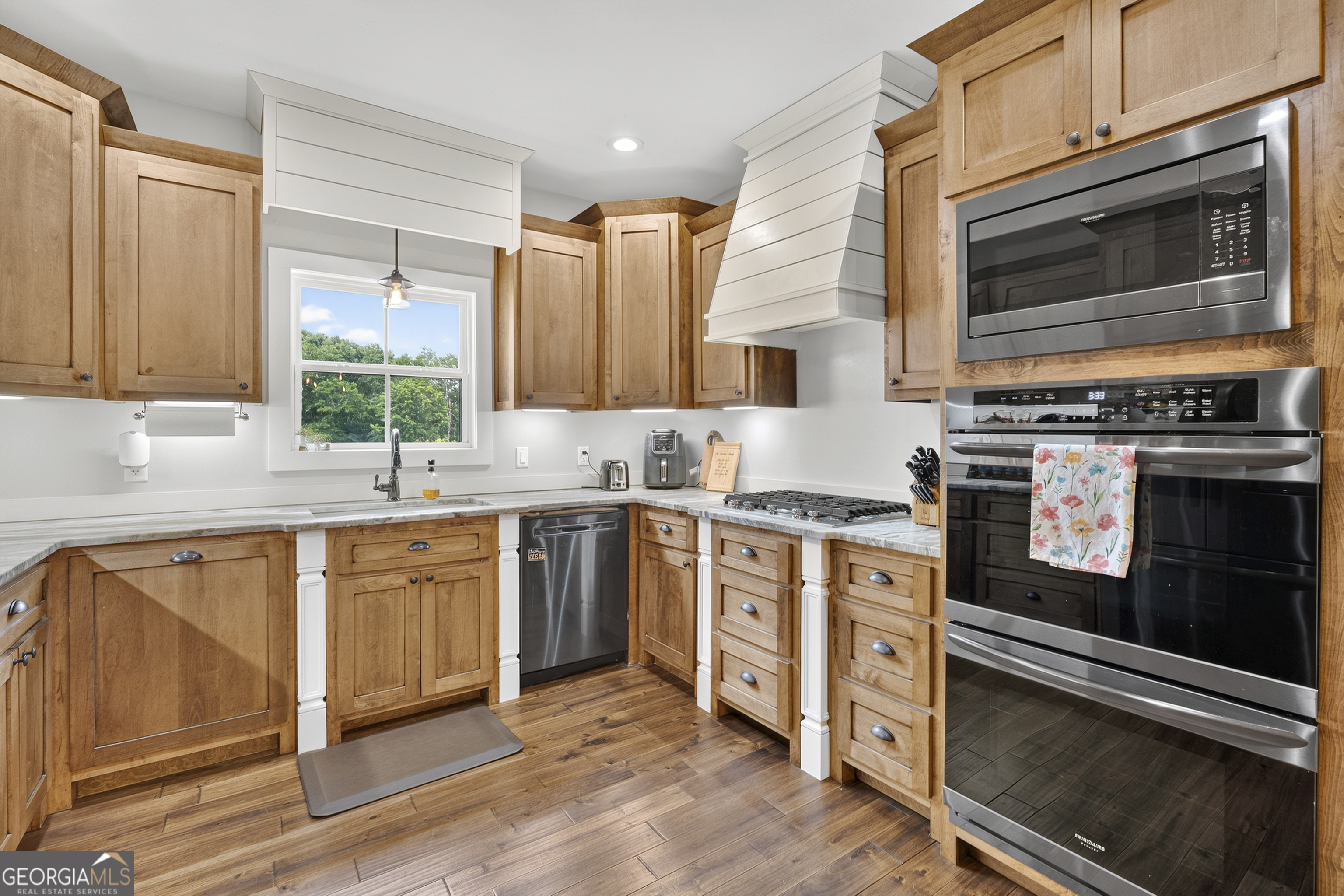 7625 W County Line Road Lula GA 30554