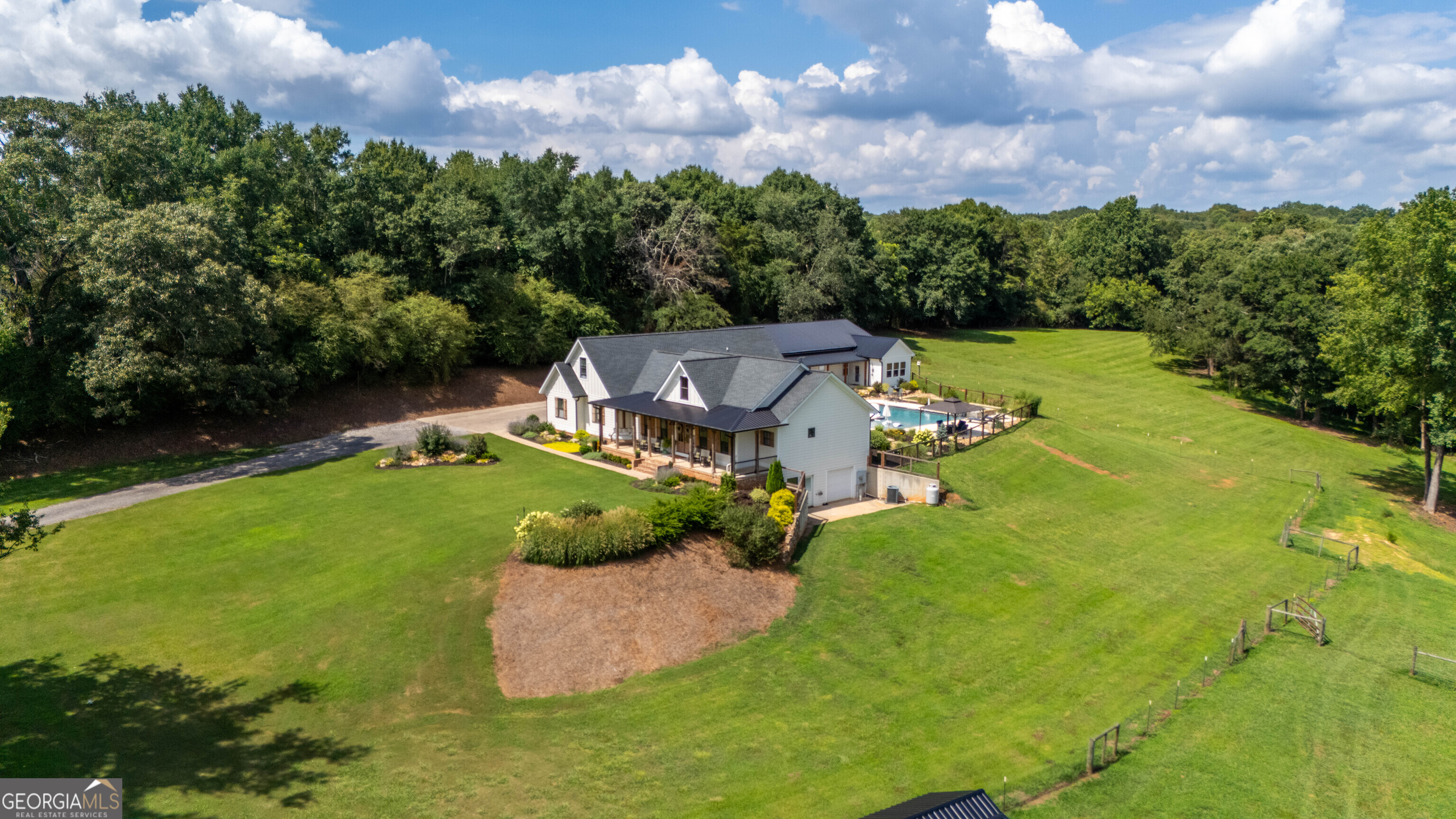 7625 W County Line Road Lula GA 30554