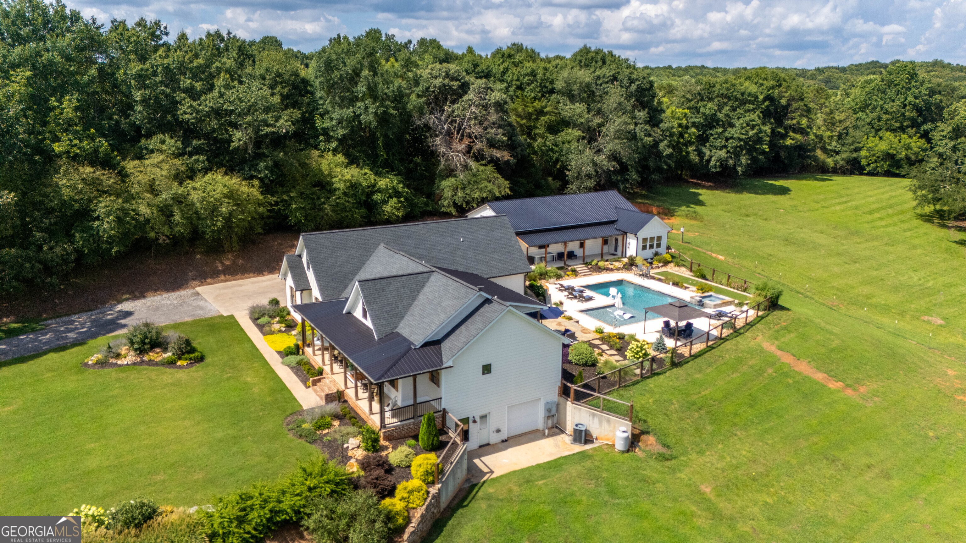 7625 W County Line Road Lula GA 30554