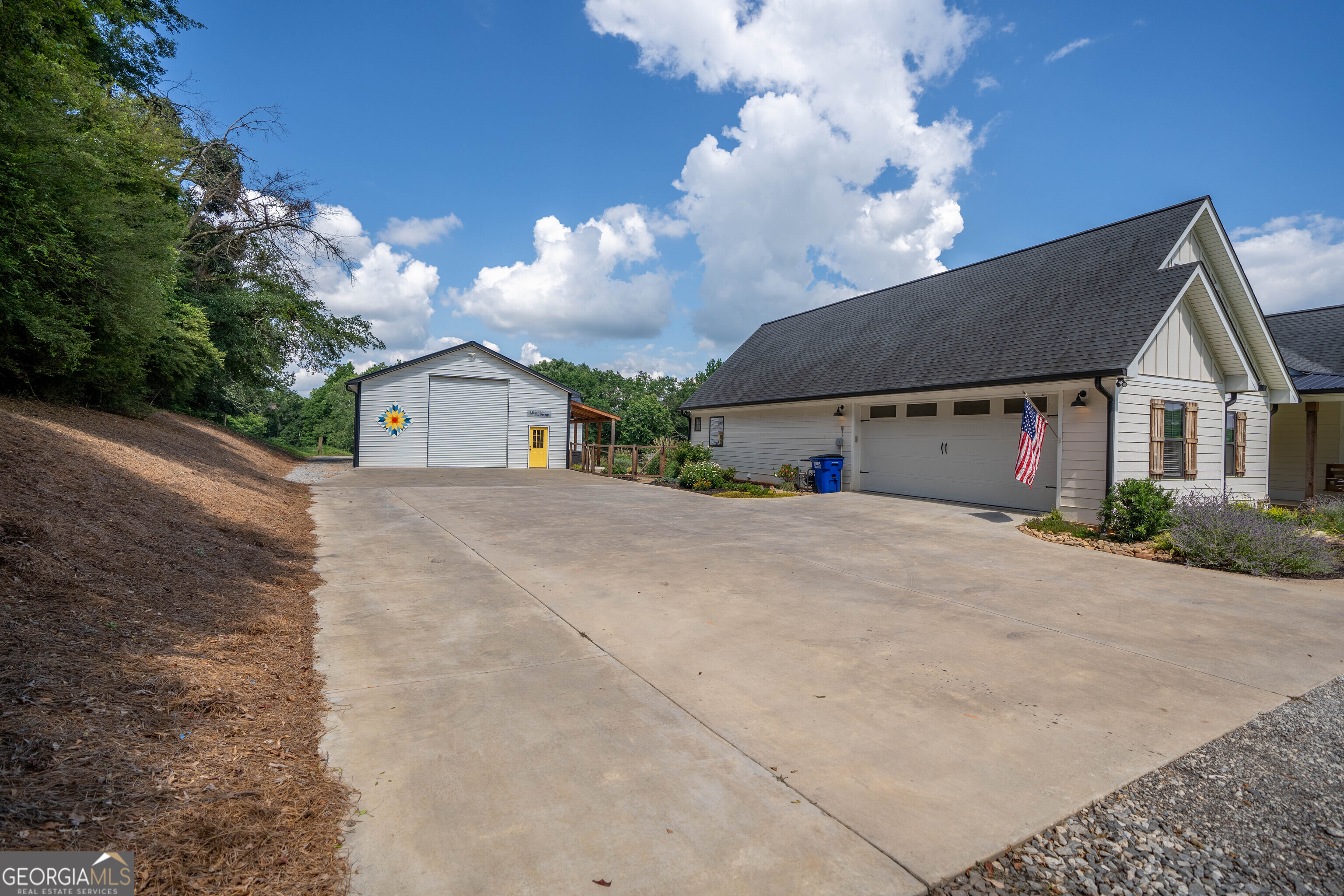 7625 W County Line Road Lula GA 30554