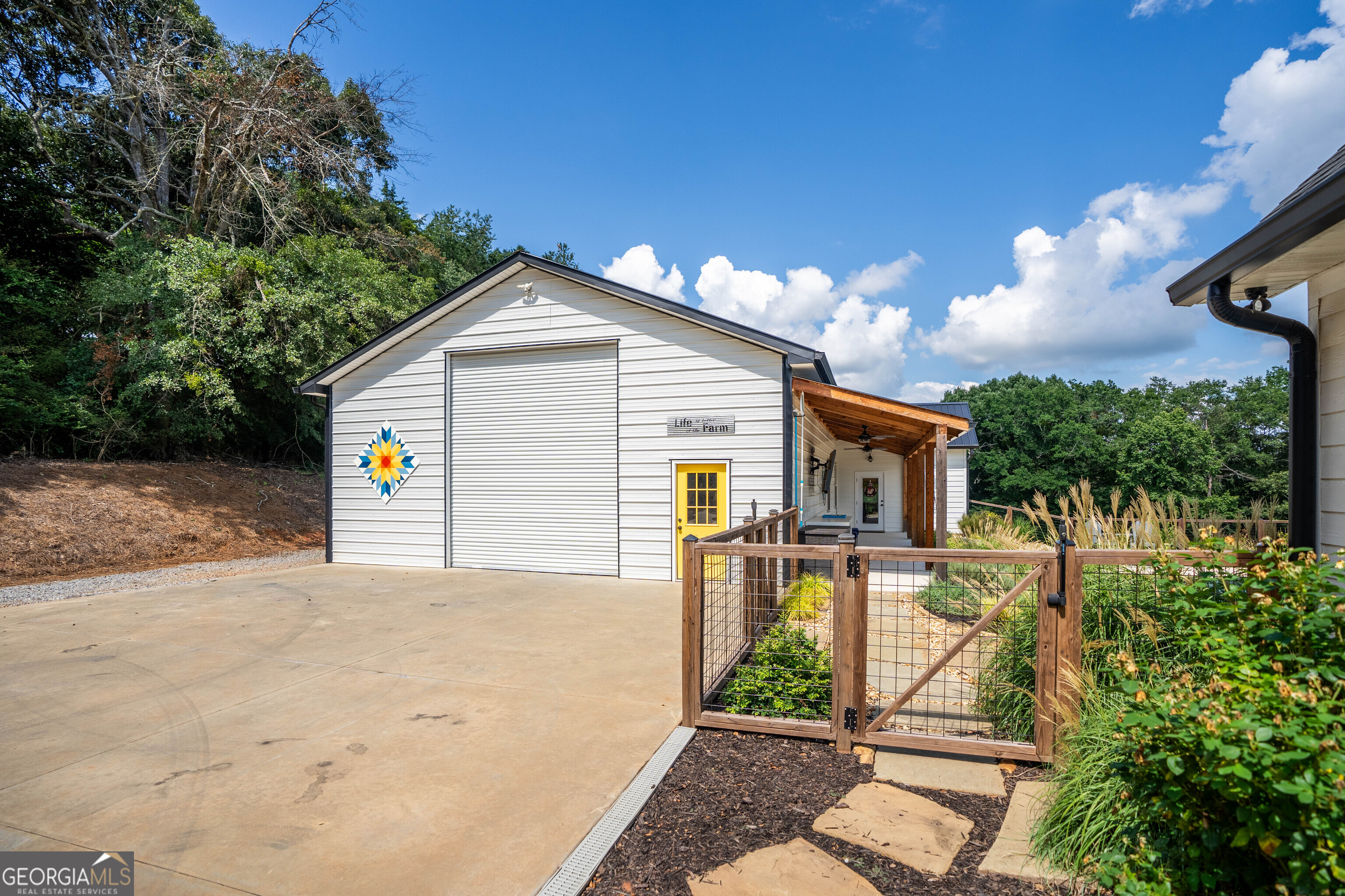 7625 W County Line Road Lula GA 30554
