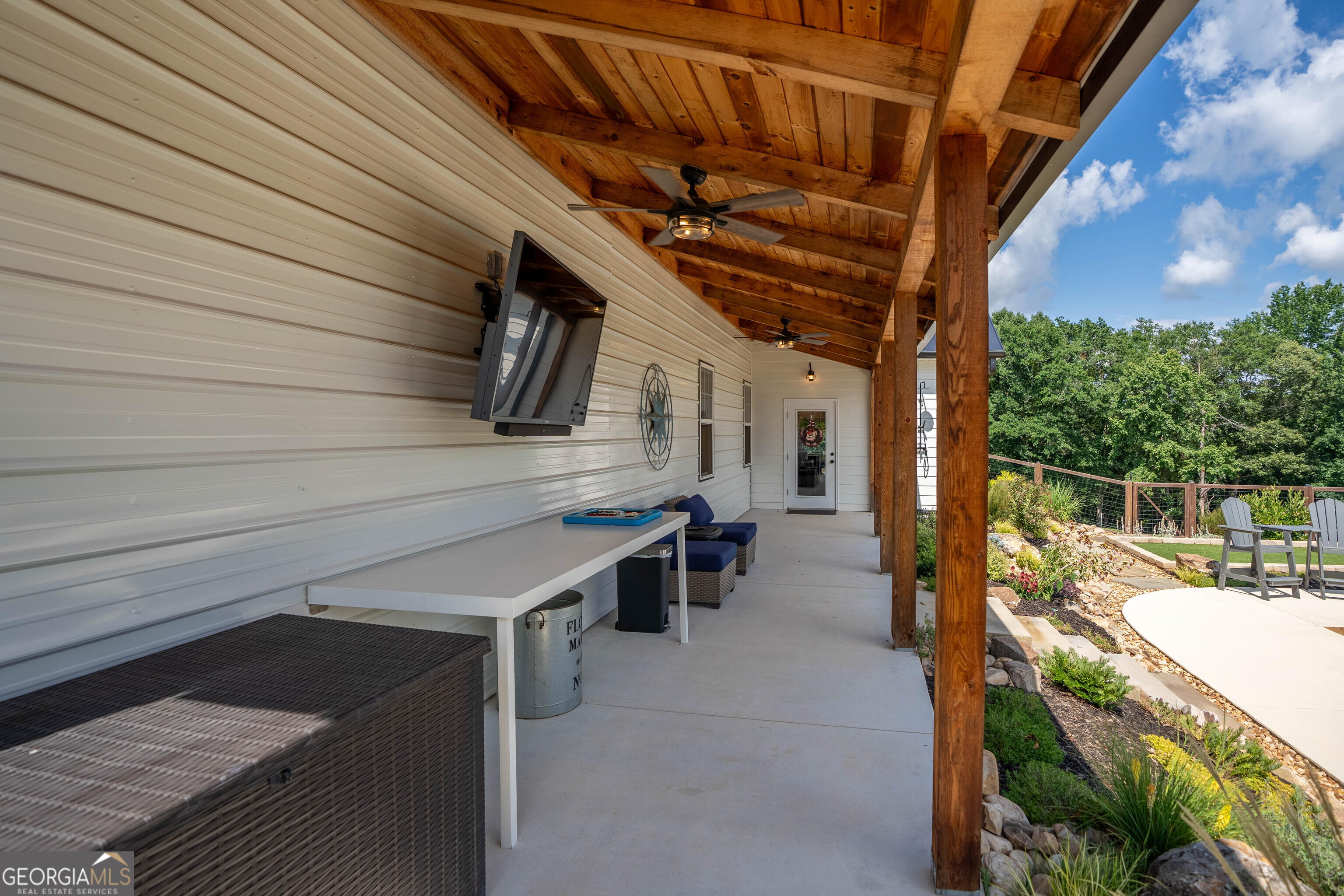7625 W County Line Road Lula GA 30554