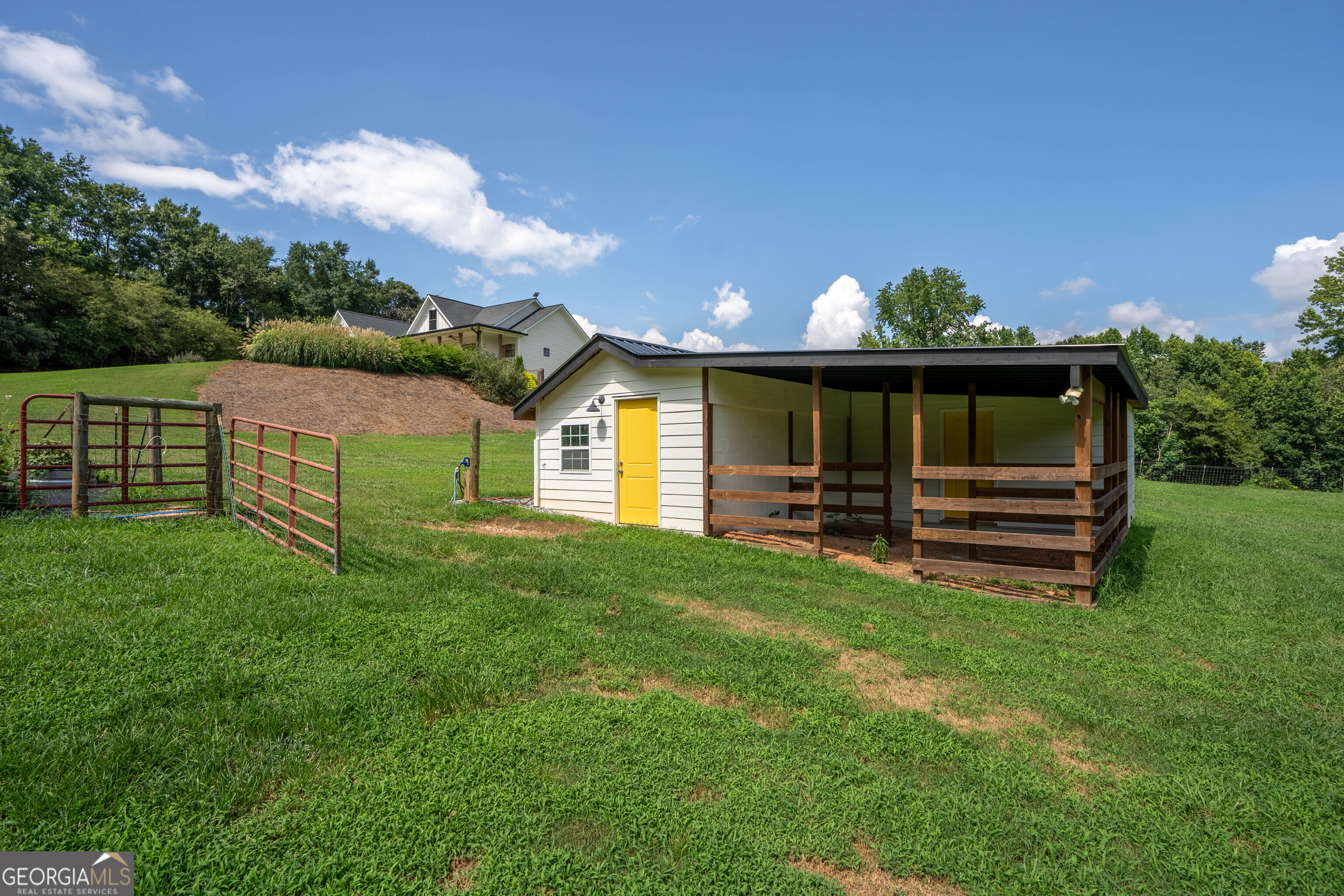 7625 W County Line Road Lula GA 30554