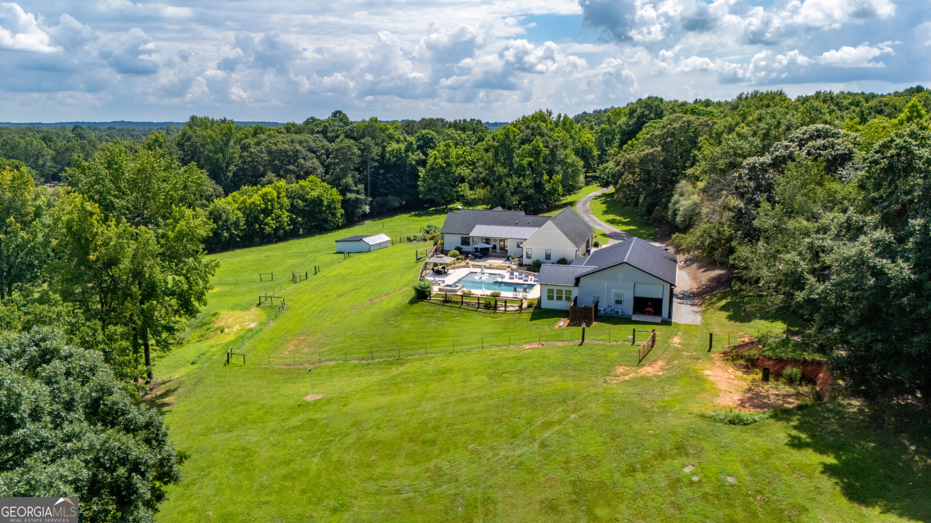 7625 W County Line Road Lula GA 30554