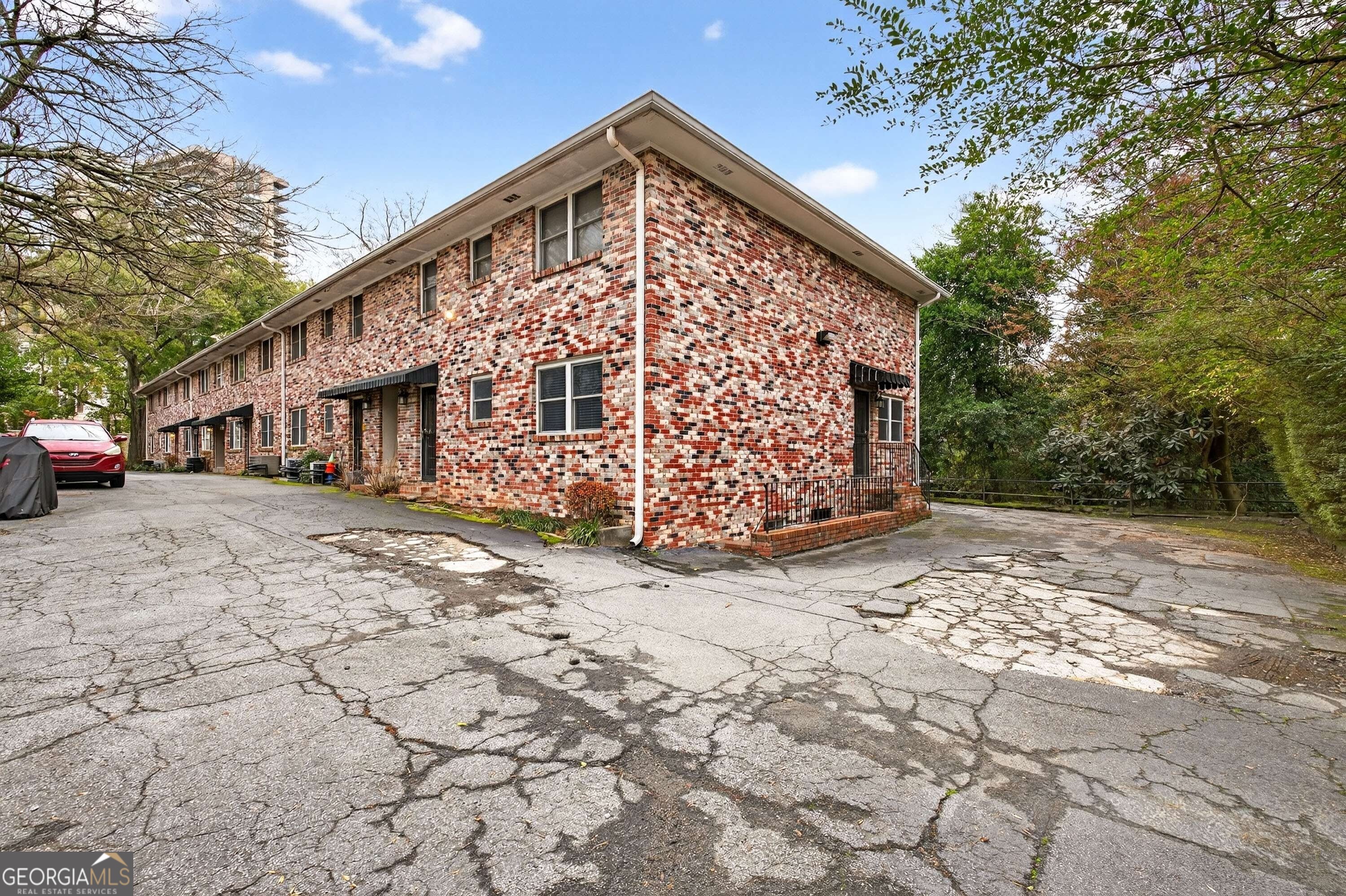 3668 Kingsboro Road NE Atlanta GA 30319