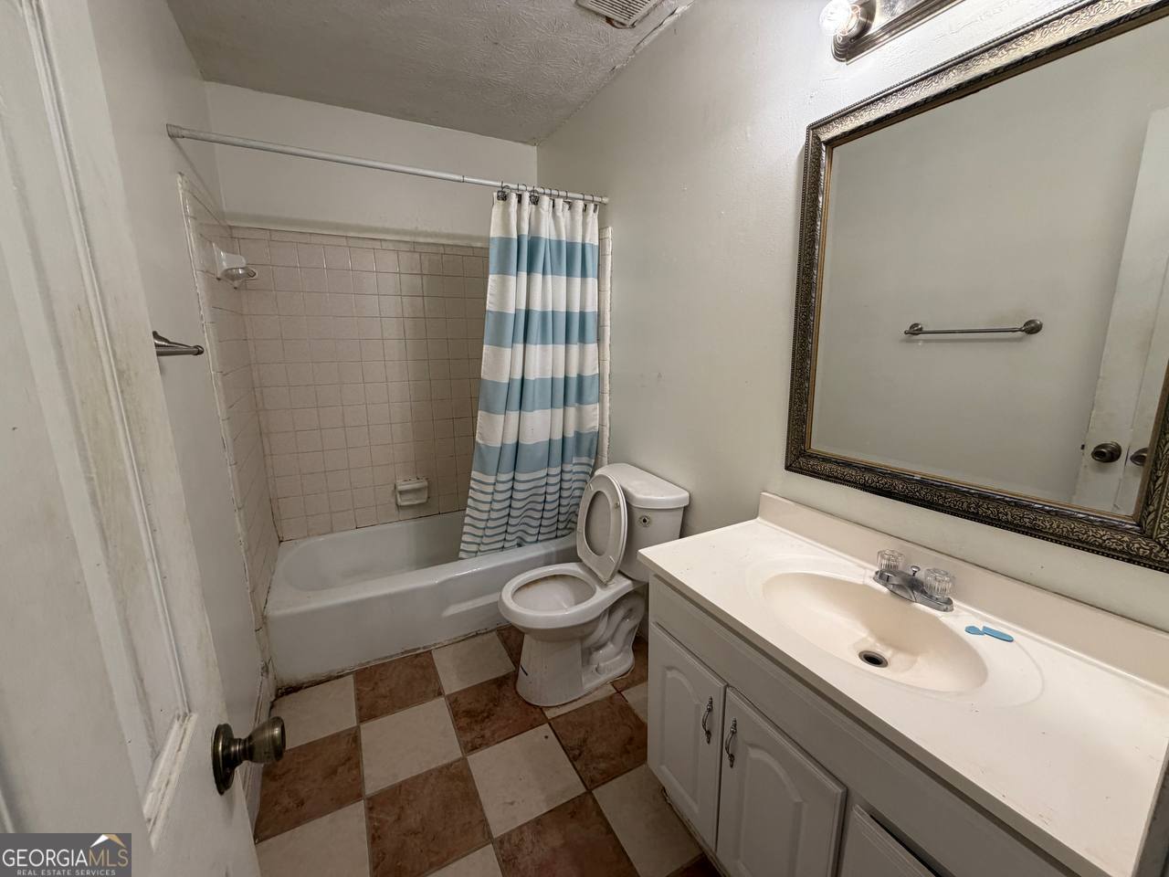 221 Lucan Way Riverdale GA 30274