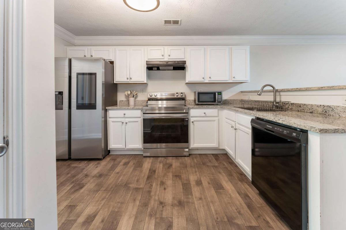 2433 Wood Bend Lane Riverdale GA 30296