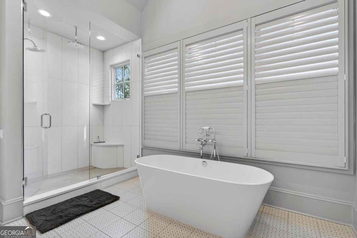 1031 Cavalier Cove Greensboro GA 30642