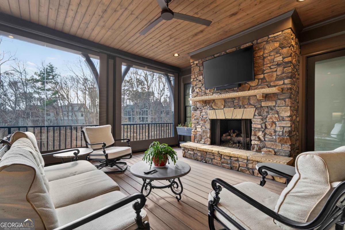 1031 Cavalier Cove Greensboro GA 30642