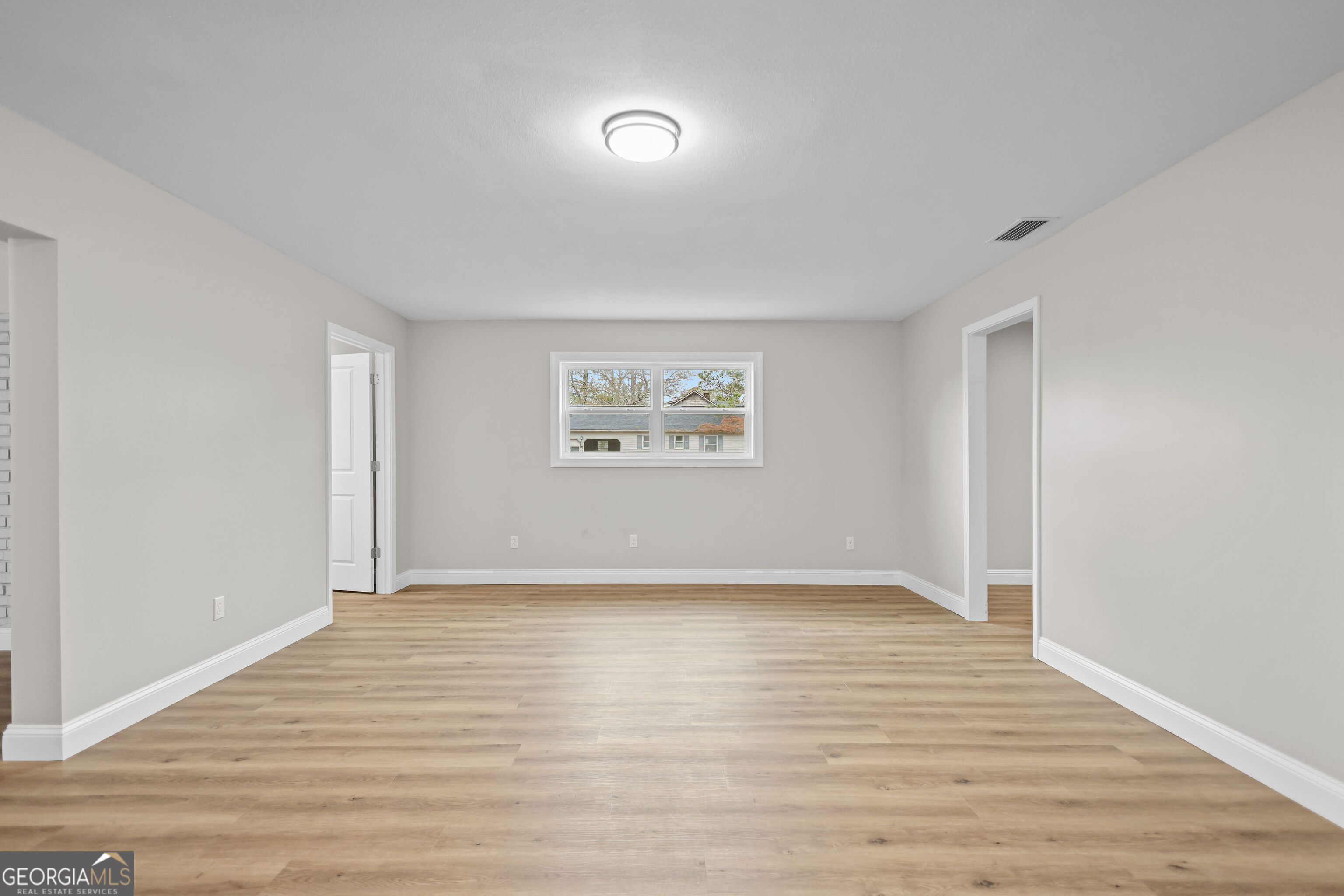 215 Glynn Street Jesup GA 31545