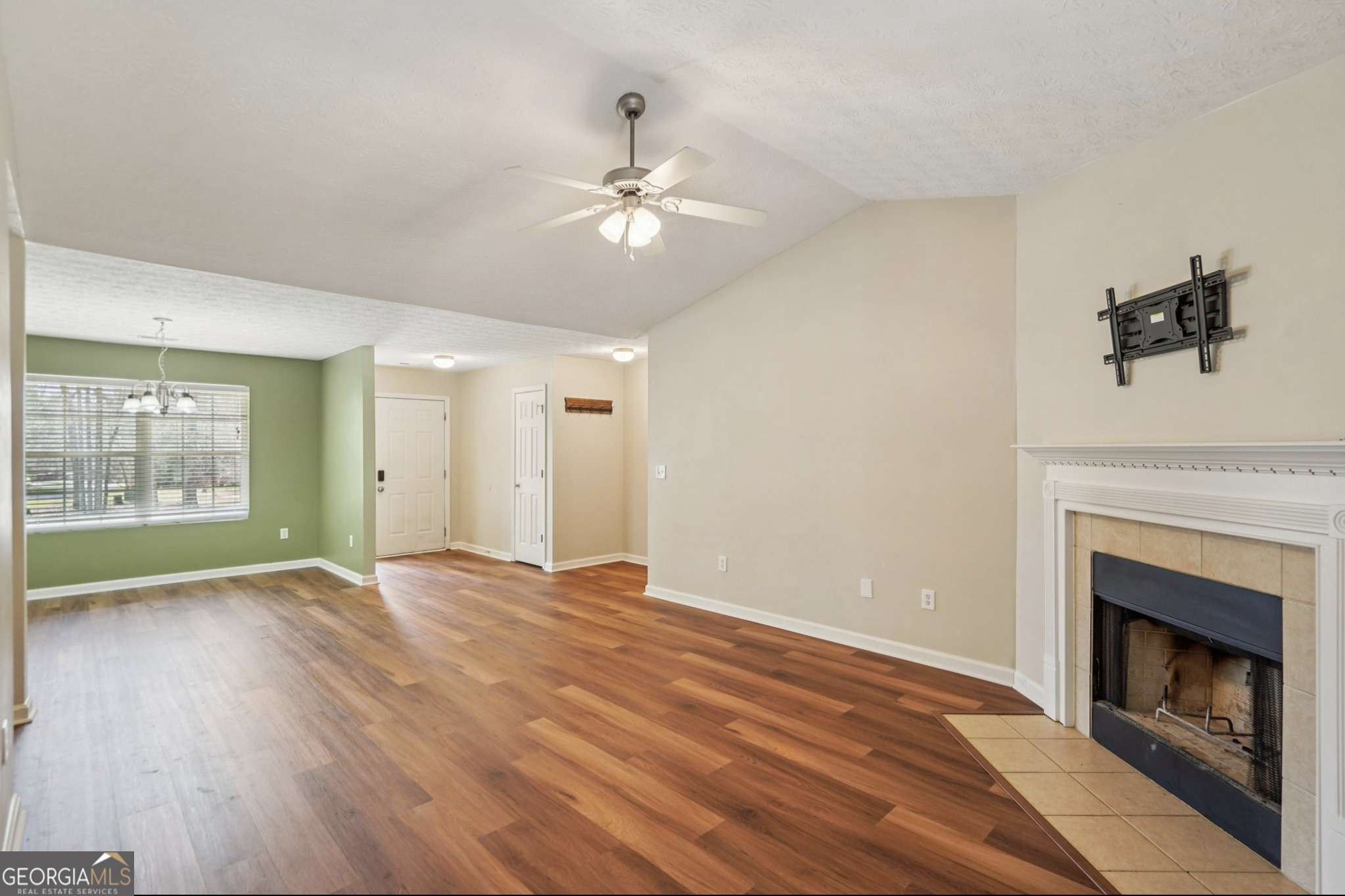 86 Esther Lane Grantville GA 30220