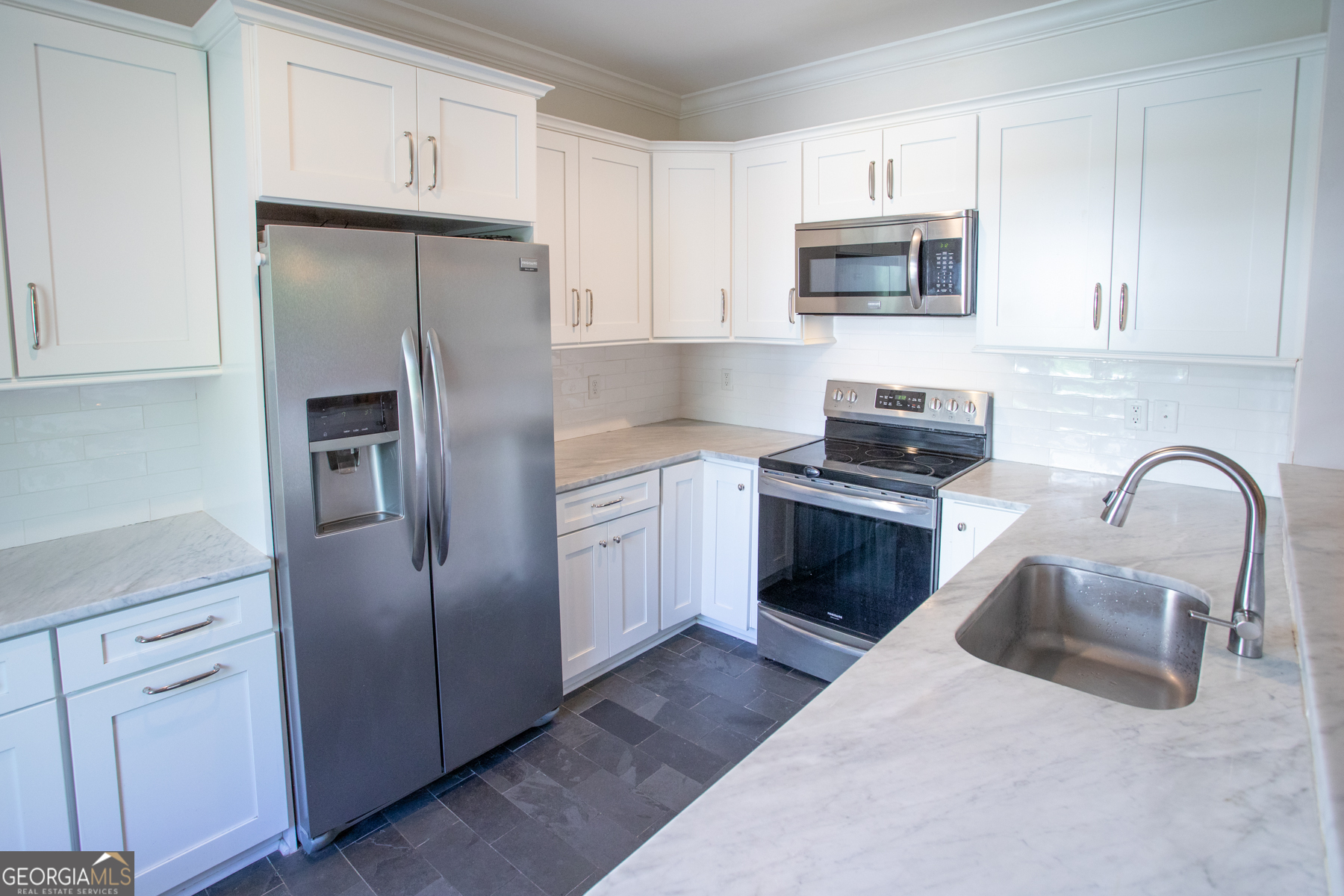 218 E 33rd Street Savannah GA 31401