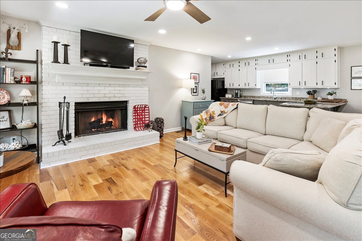 5627 Pinewood Drive Flowery Branch GA 30542