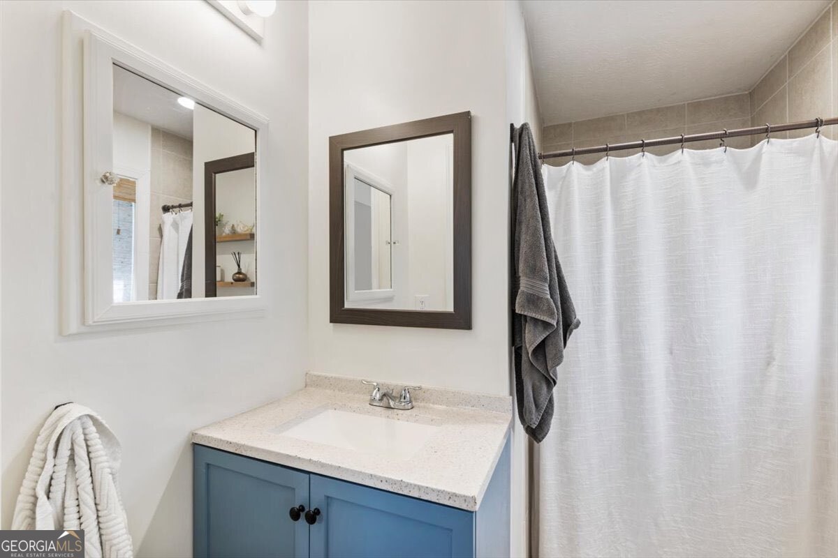 5627 Pinewood Drive Flowery Branch GA 30542