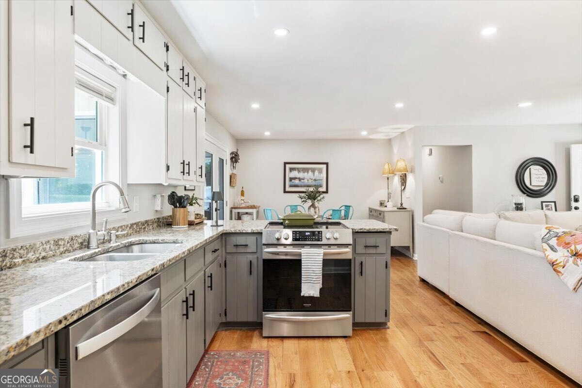 5627 Pinewood Drive Flowery Branch GA 30542