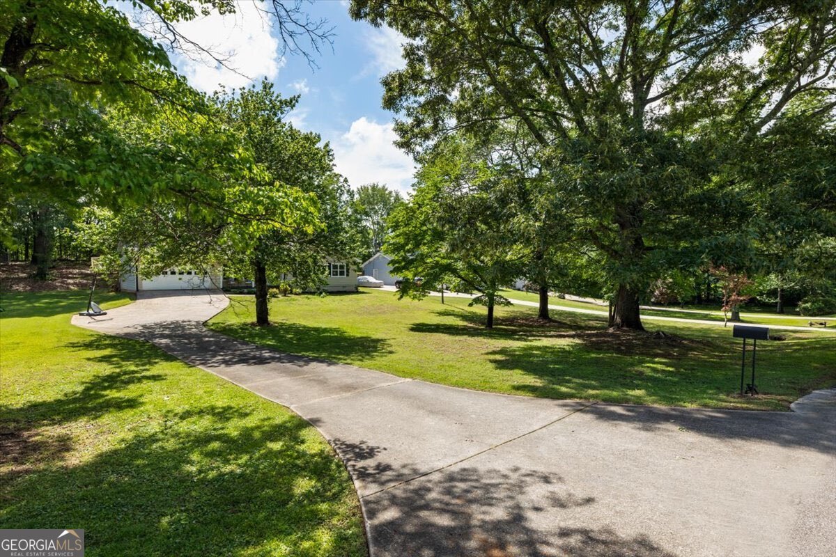 5627 Pinewood Drive Flowery Branch GA 30542