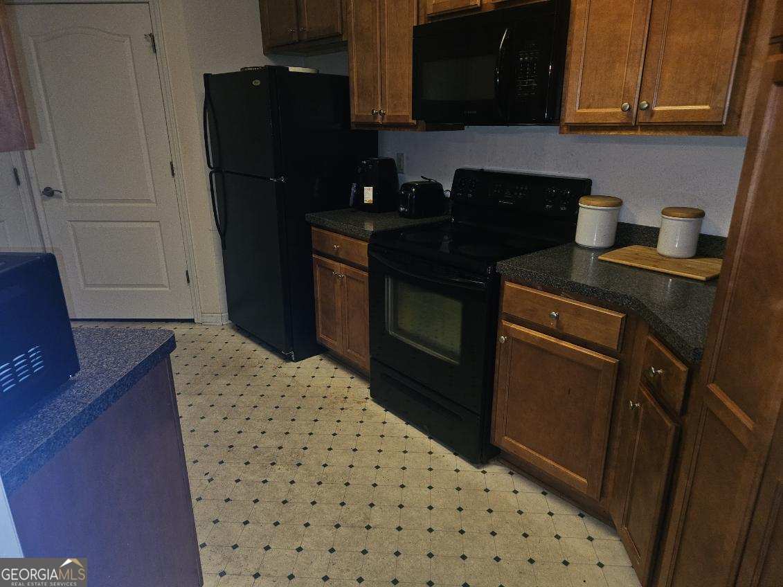 6878 Tara Oaks Drive Riverdale GA 30274