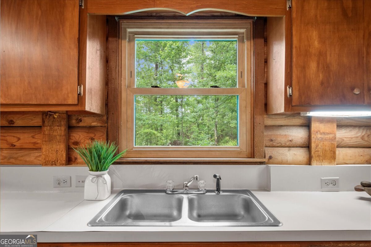15 Bailey Street Whitesburg GA 30185