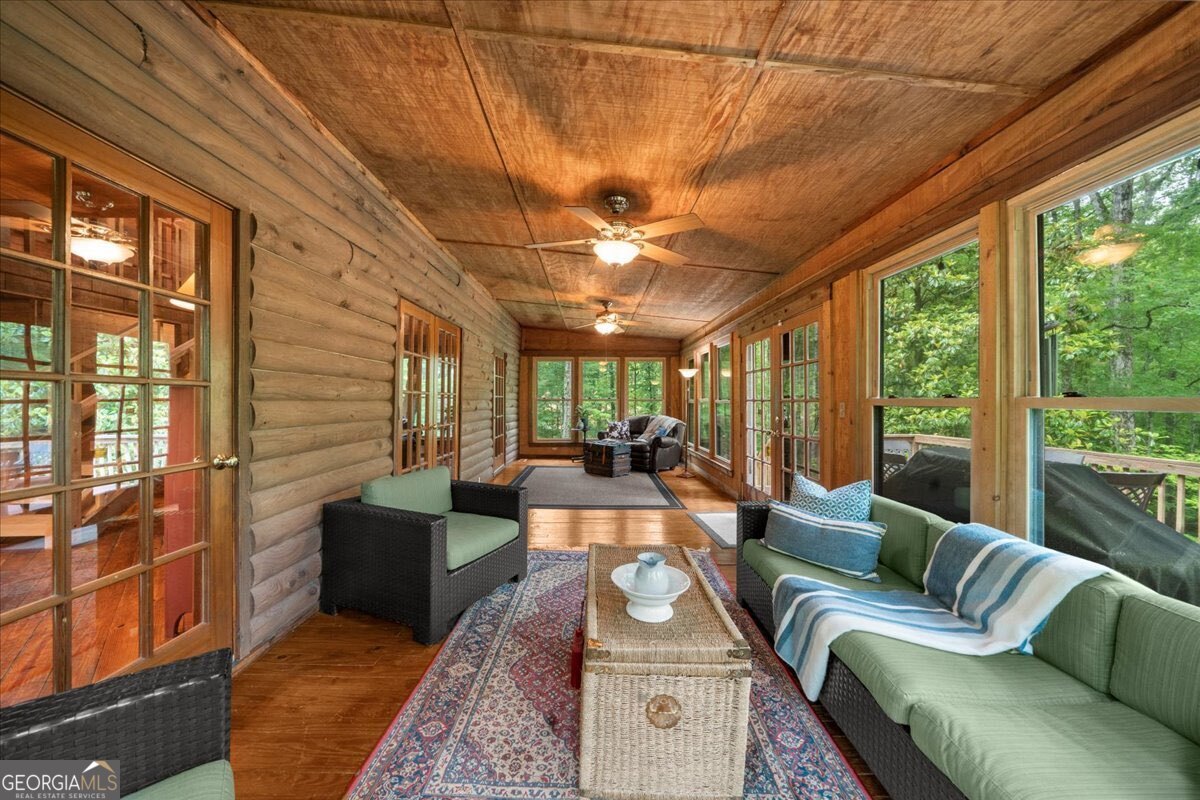 15 Bailey Street Whitesburg GA 30185