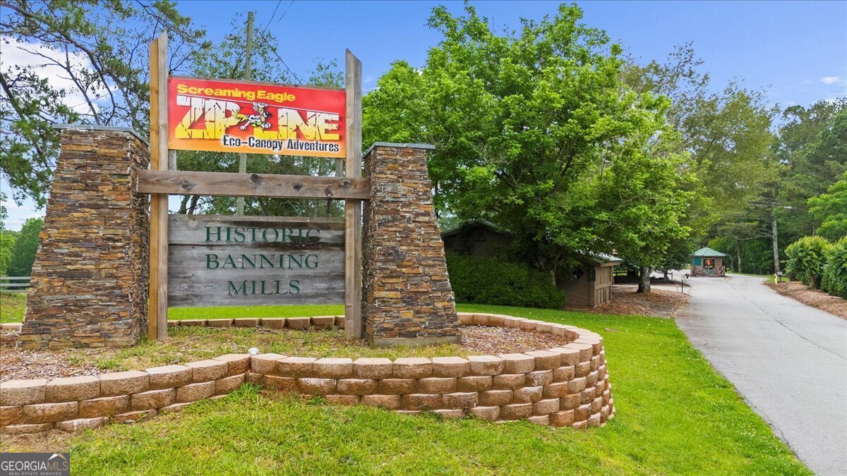 15 Bailey Street Whitesburg GA 30185