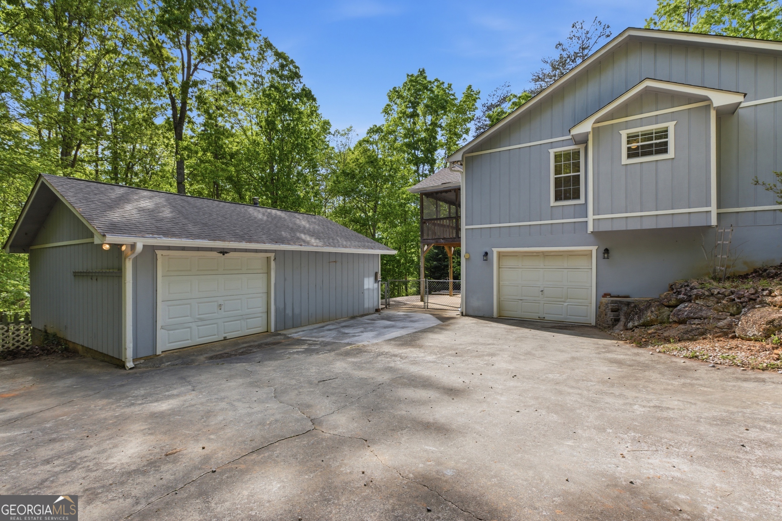 47 Terrys Place Cleveland GA 30528