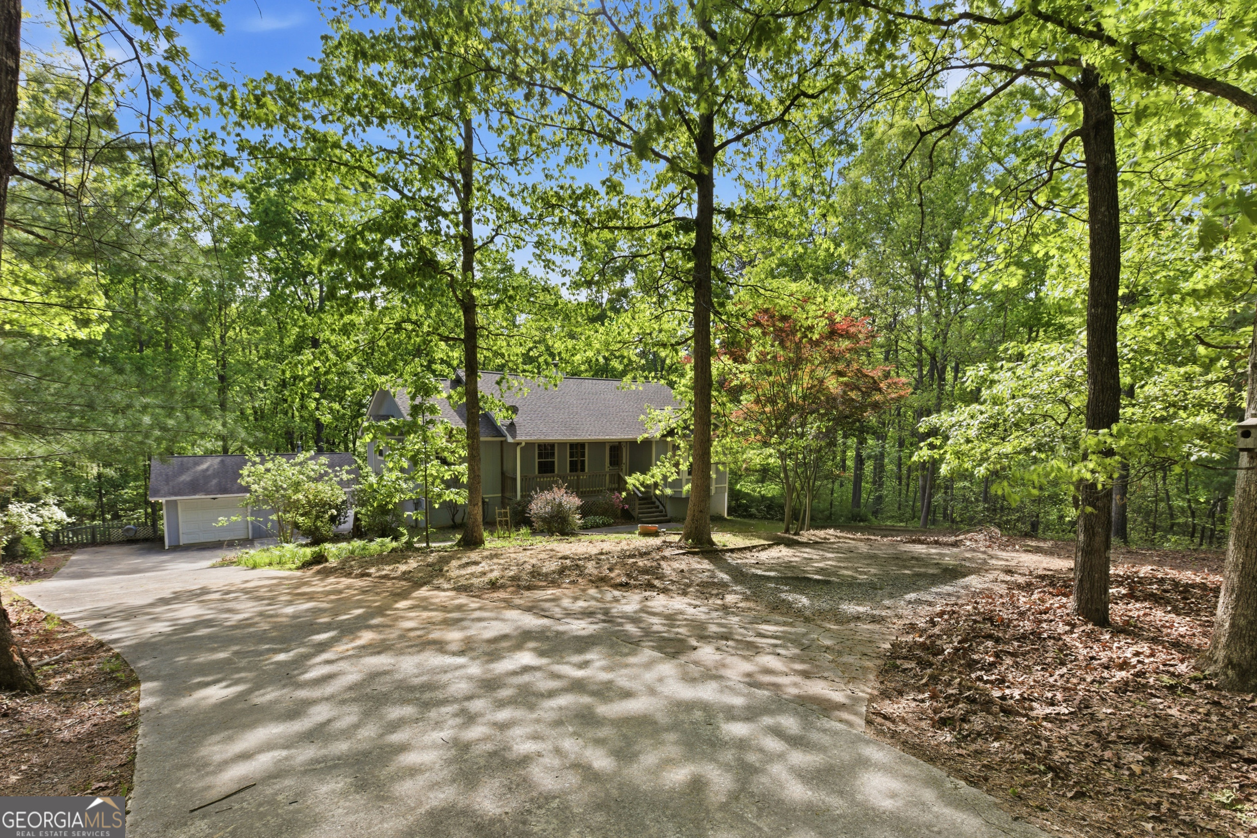 47 Terrys Place Cleveland GA 30528