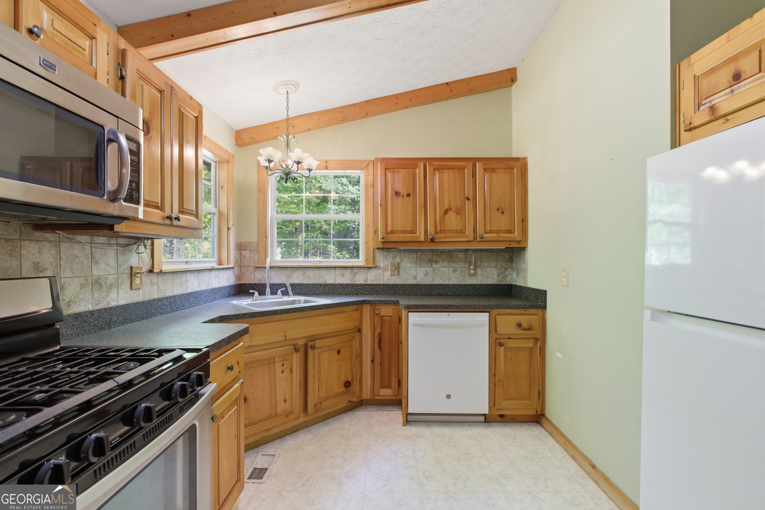47 Terrys Place Cleveland GA 30528