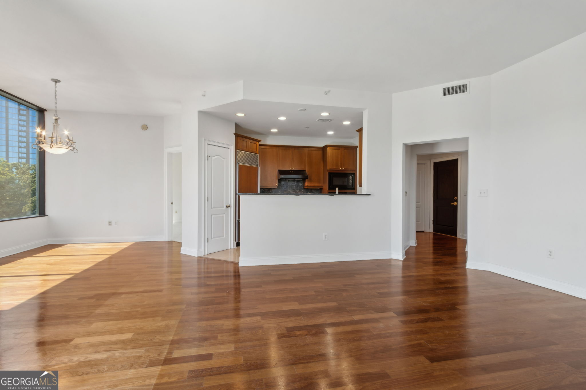 2828 Peachtree Road NE Atlanta GA 30305