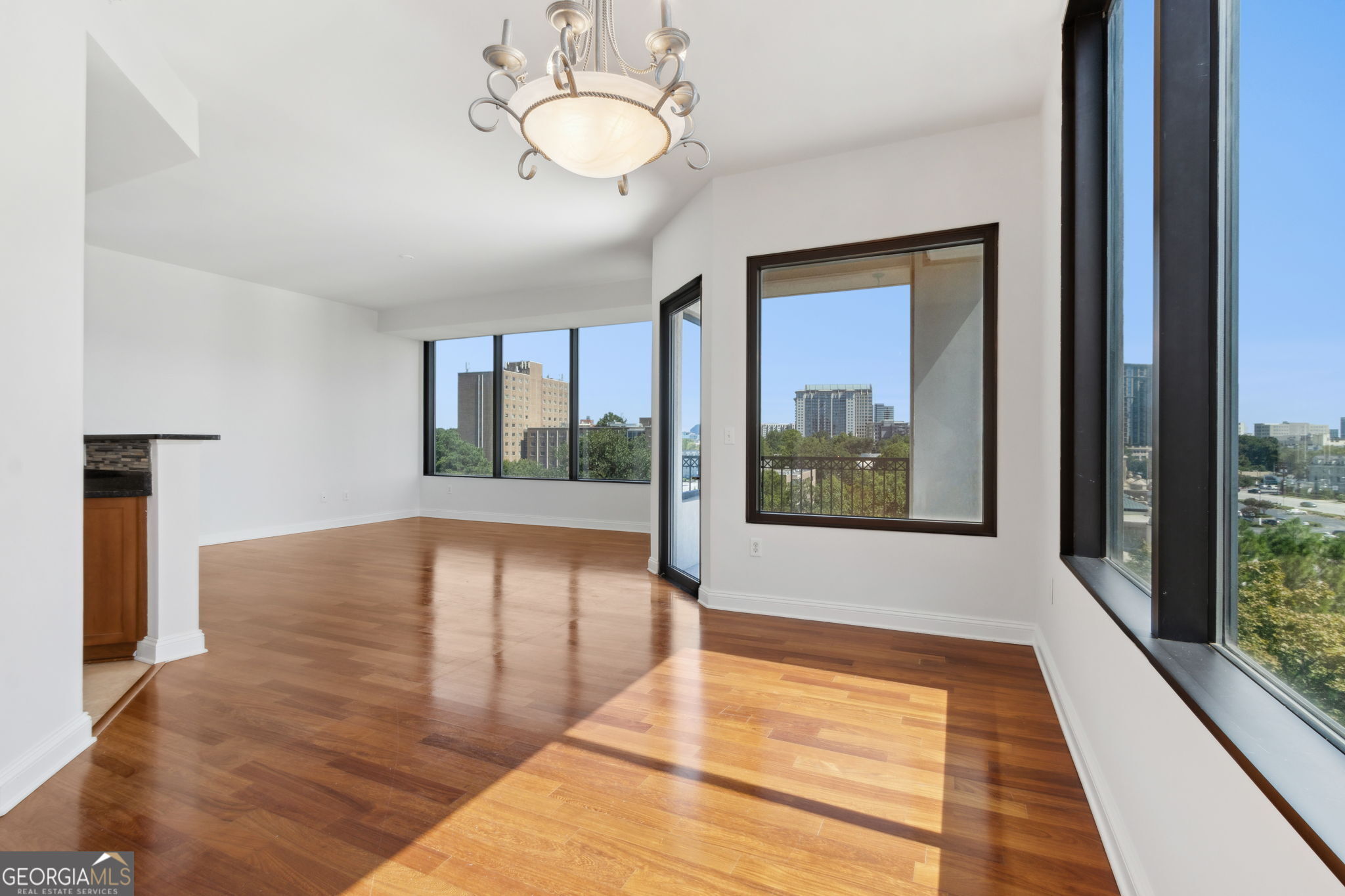 2828 Peachtree Road NE Atlanta GA 30305