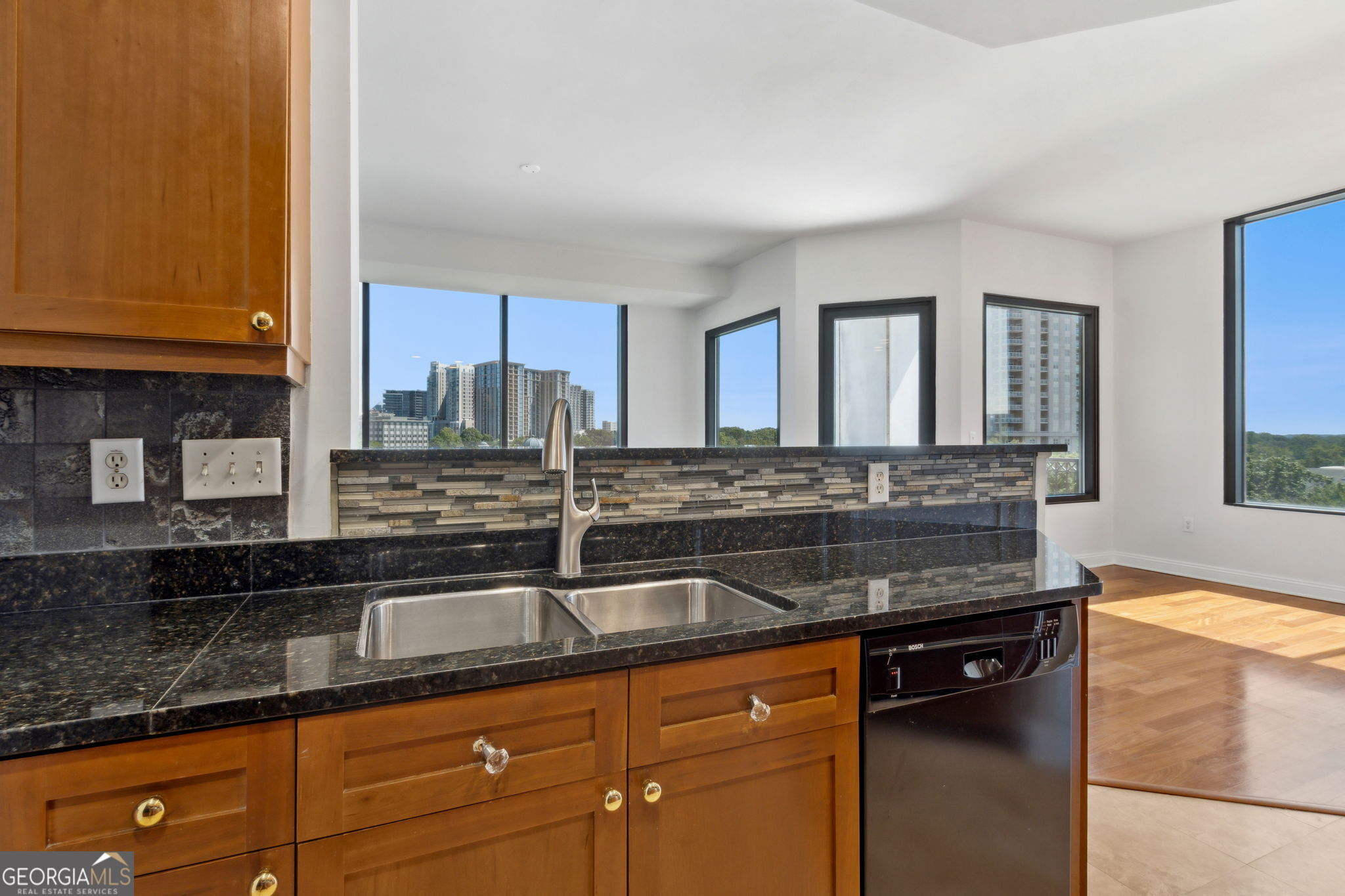 2828 Peachtree Road NE Atlanta GA 30305