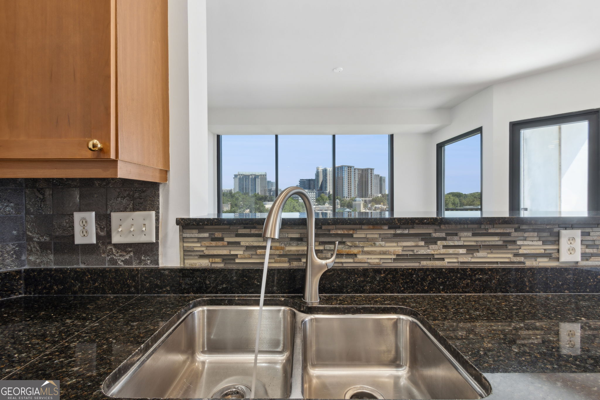 2828 Peachtree Road NE Atlanta GA 30305
