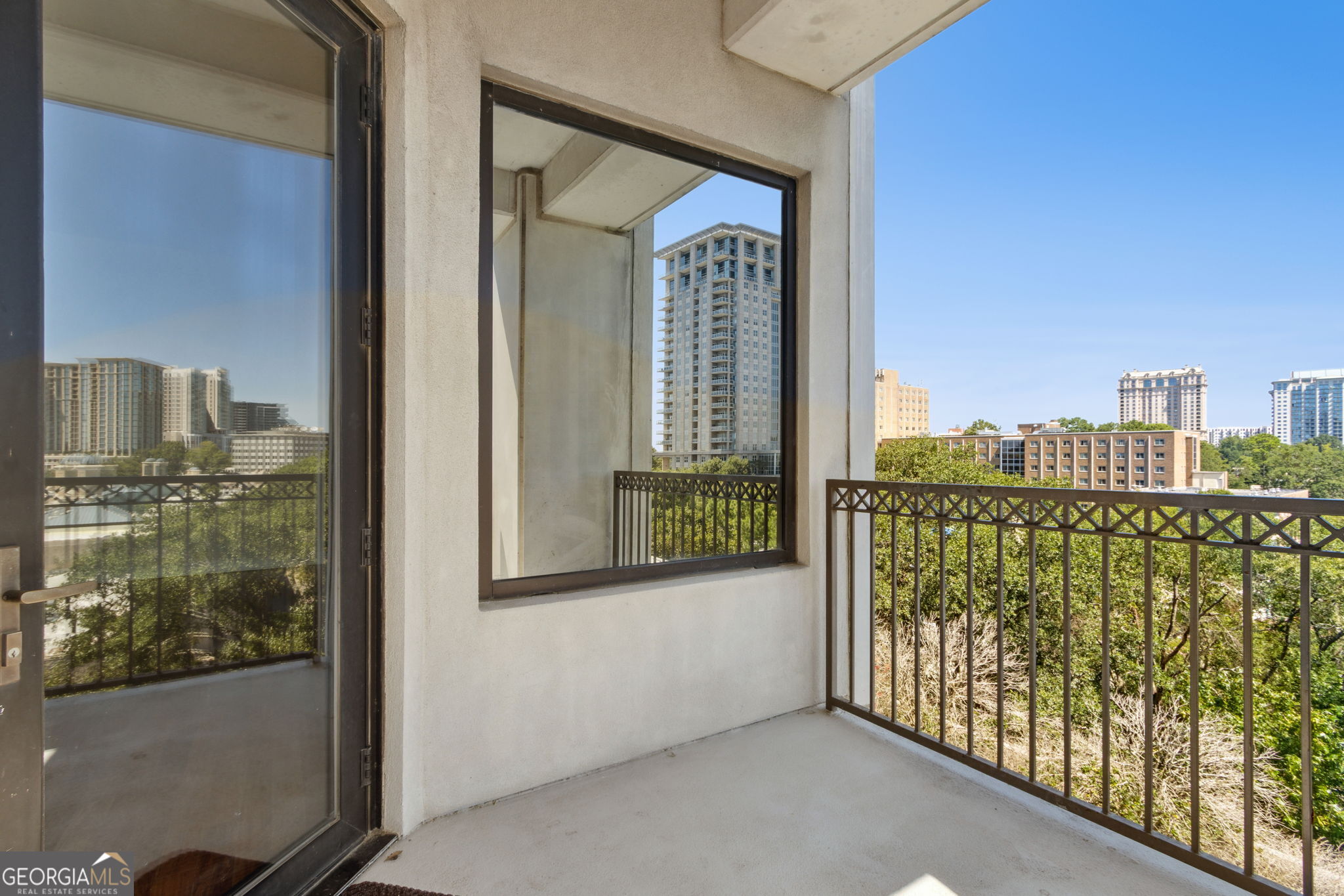 2828 Peachtree Road NE Atlanta GA 30305