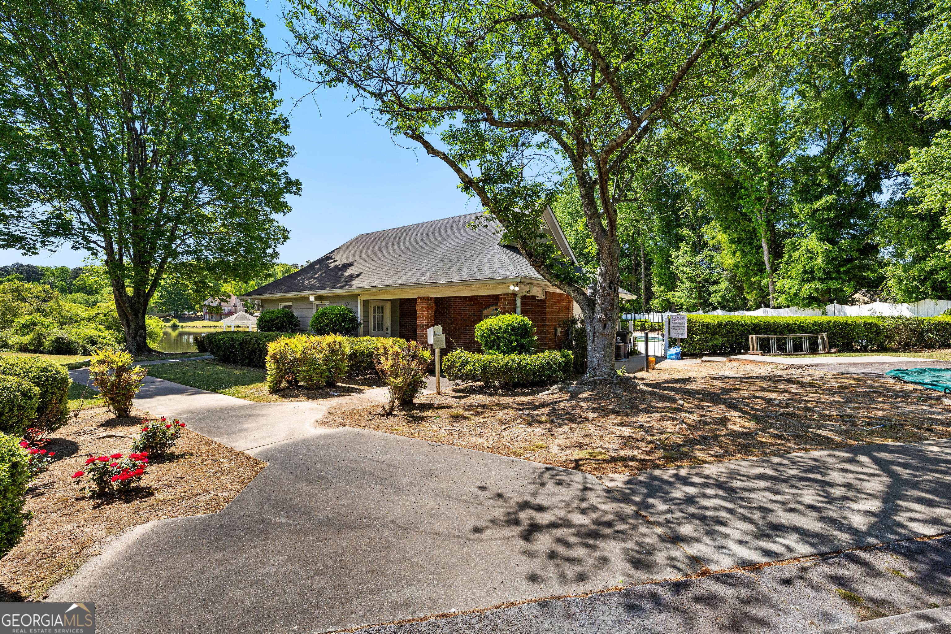 140 Lakeside Court Fayetteville GA 30214