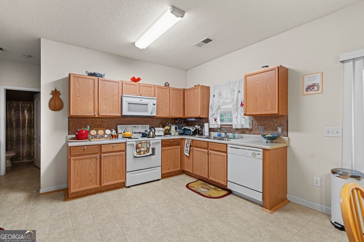 6232 Polar Fox Court Riverdale GA 30296