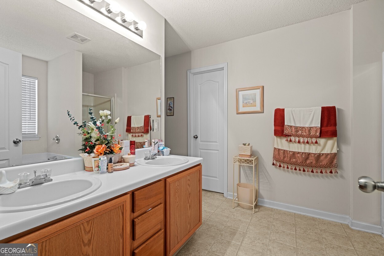 6232 Polar Fox Court Riverdale GA 30296