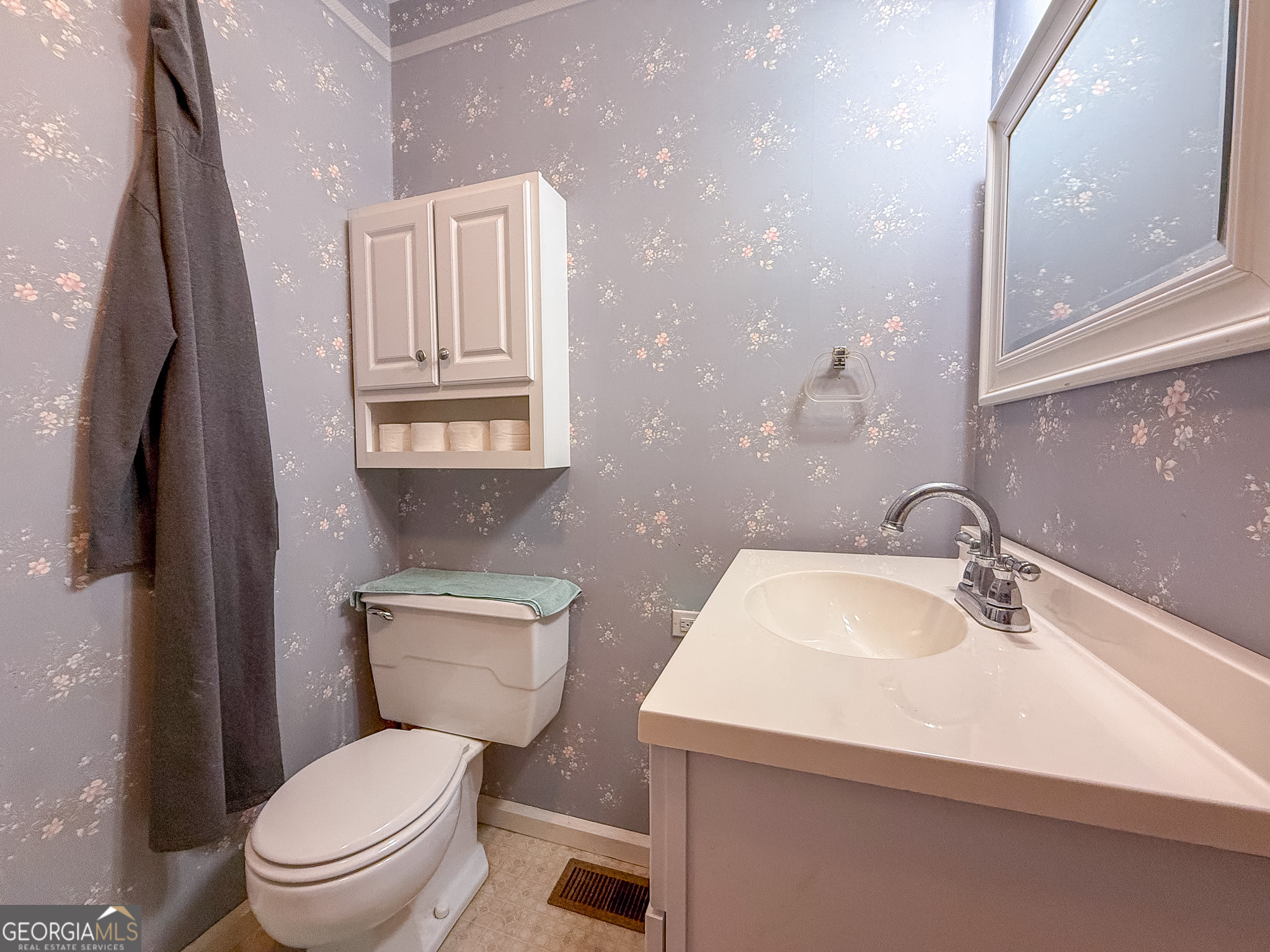 162 College Street SW Parrott GA 39877