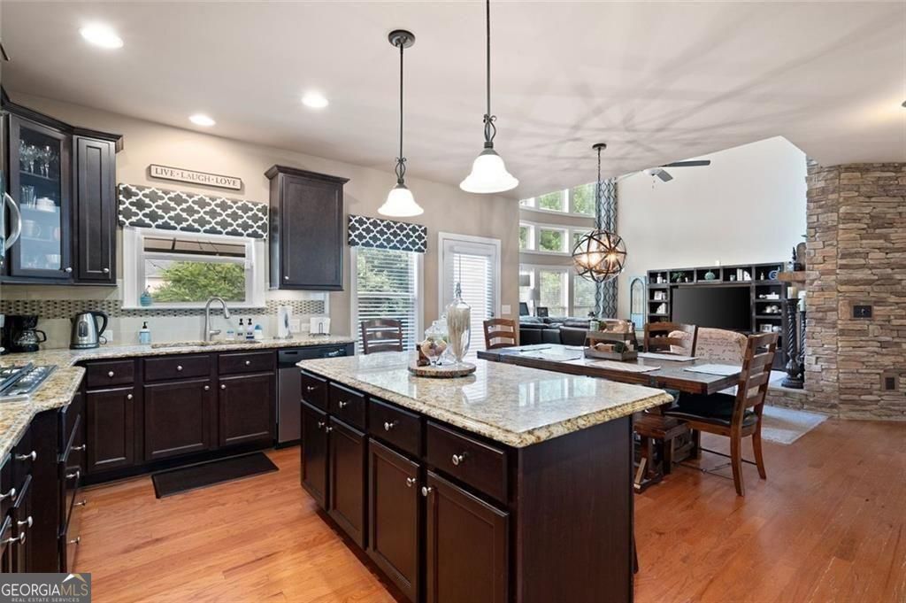 189 Lakestone Parkway Woodstock GA 30188
