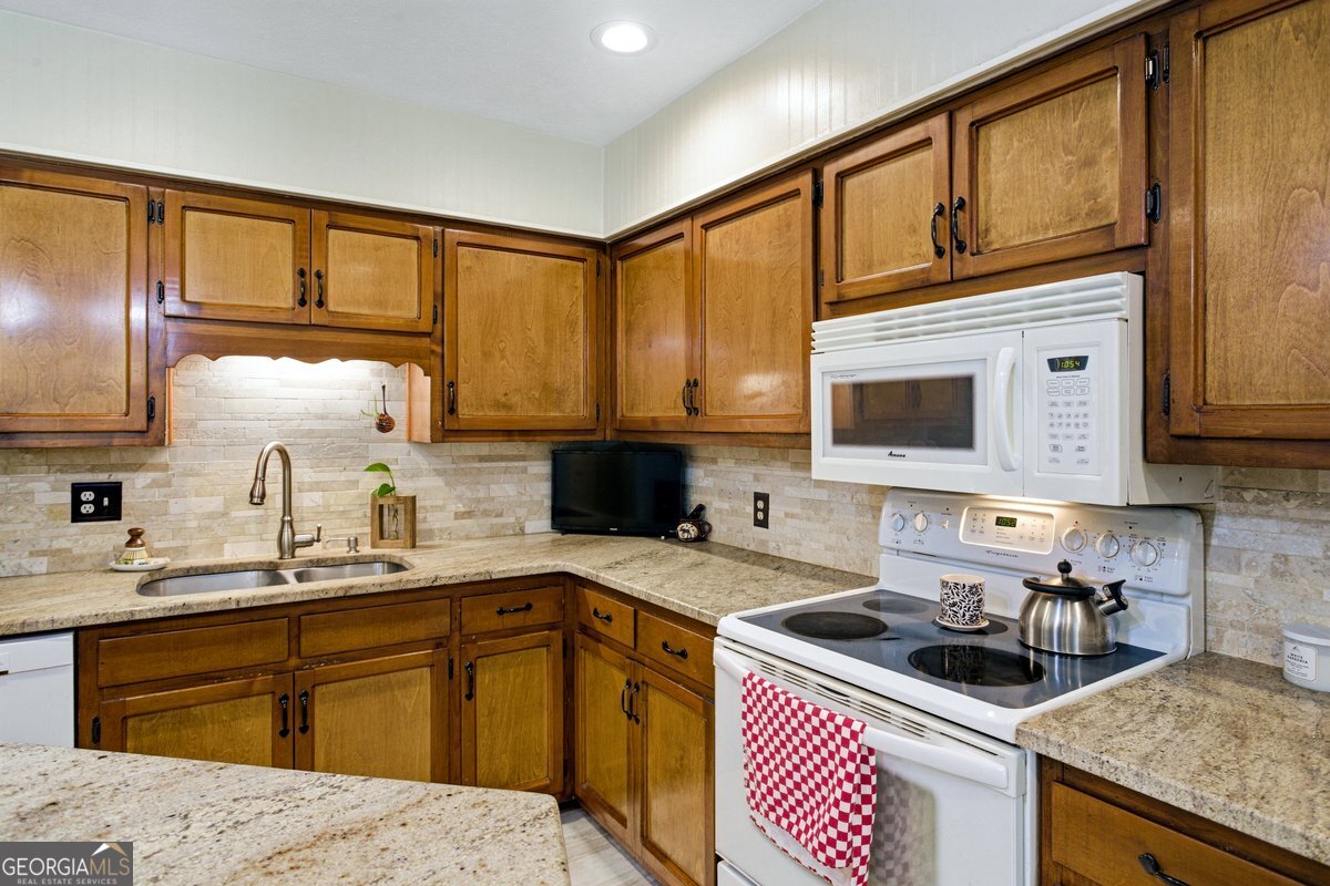 2907 Glad Dale Drive SE Conyers GA 30094
