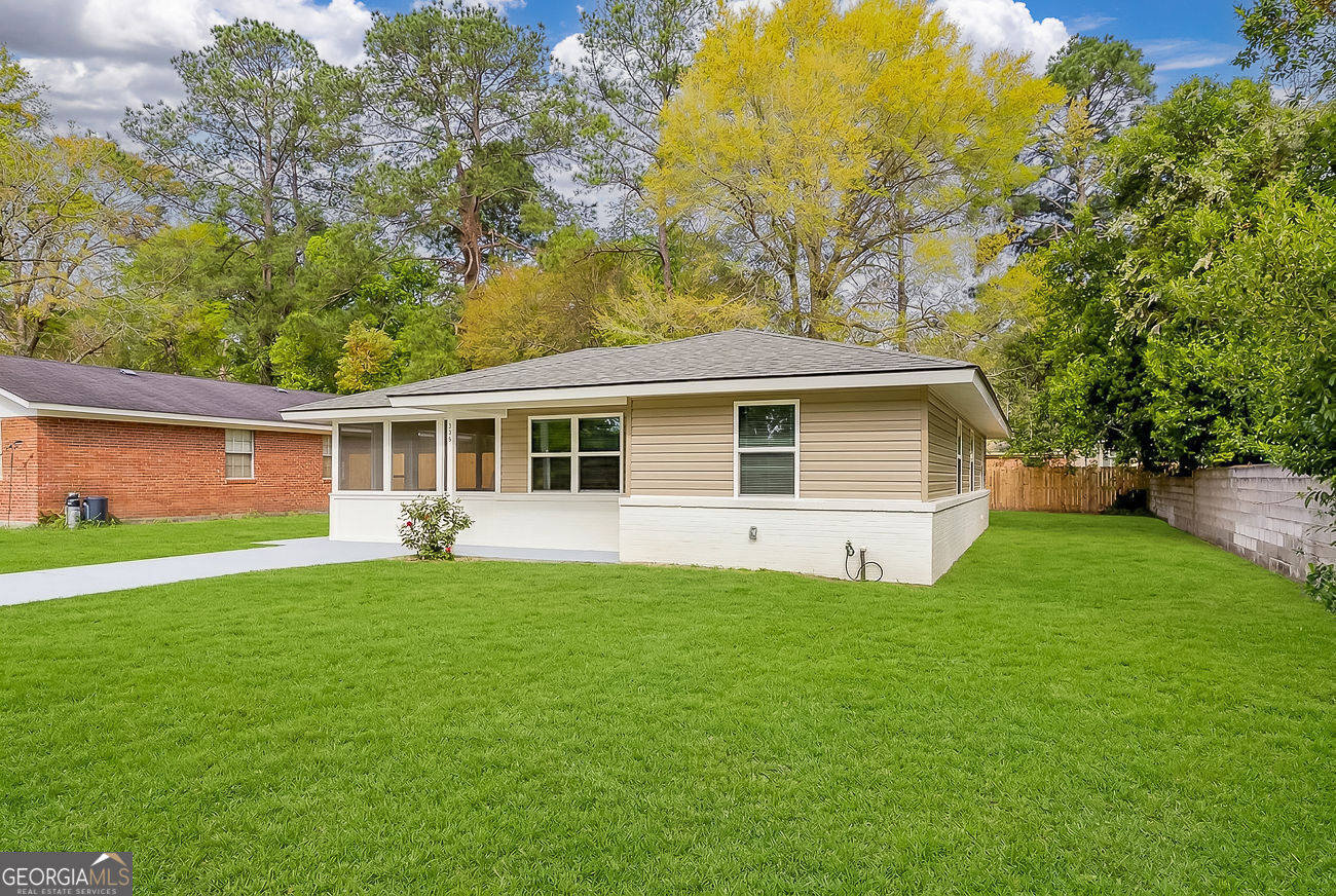 308 E 4th Street Springfield GA 31329
