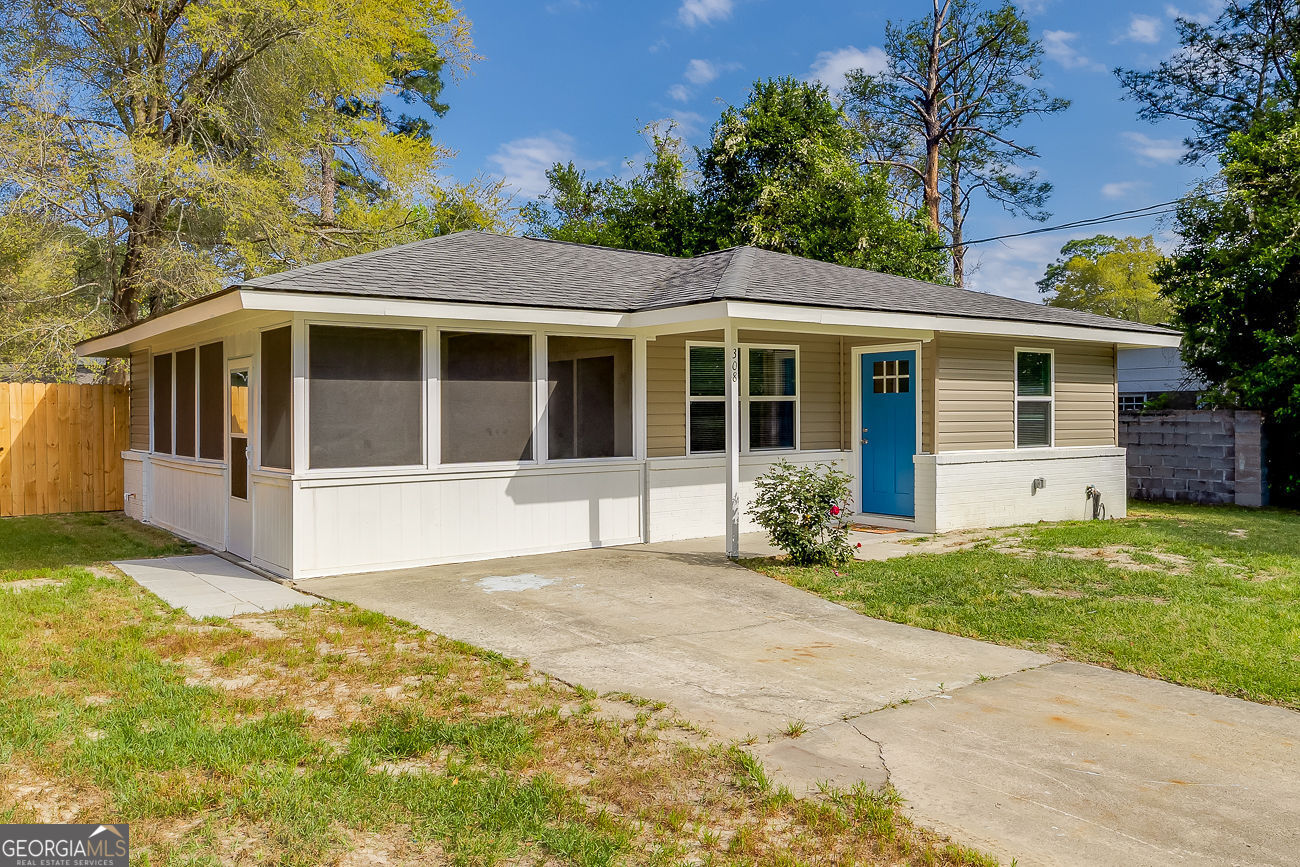 308 E 4th Street Springfield GA 31329