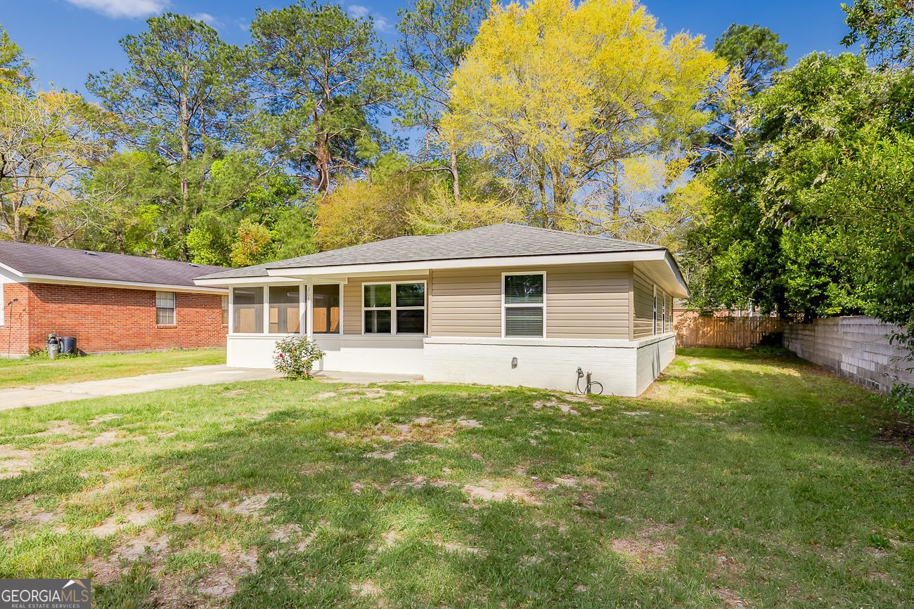 308 E 4th Street Springfield GA 31329