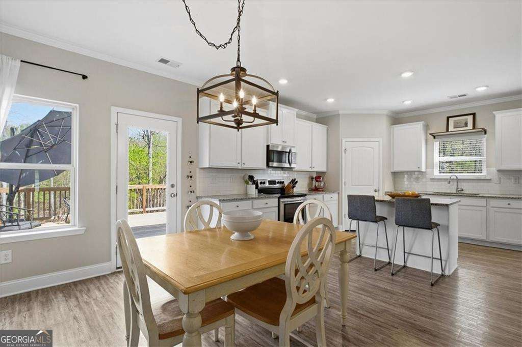 17 Four Feathers Lane NE Rydal GA 30171