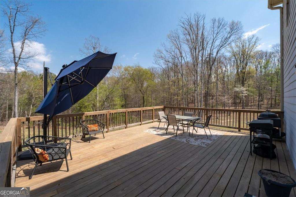 17 Four Feathers Lane NE Rydal GA 30171