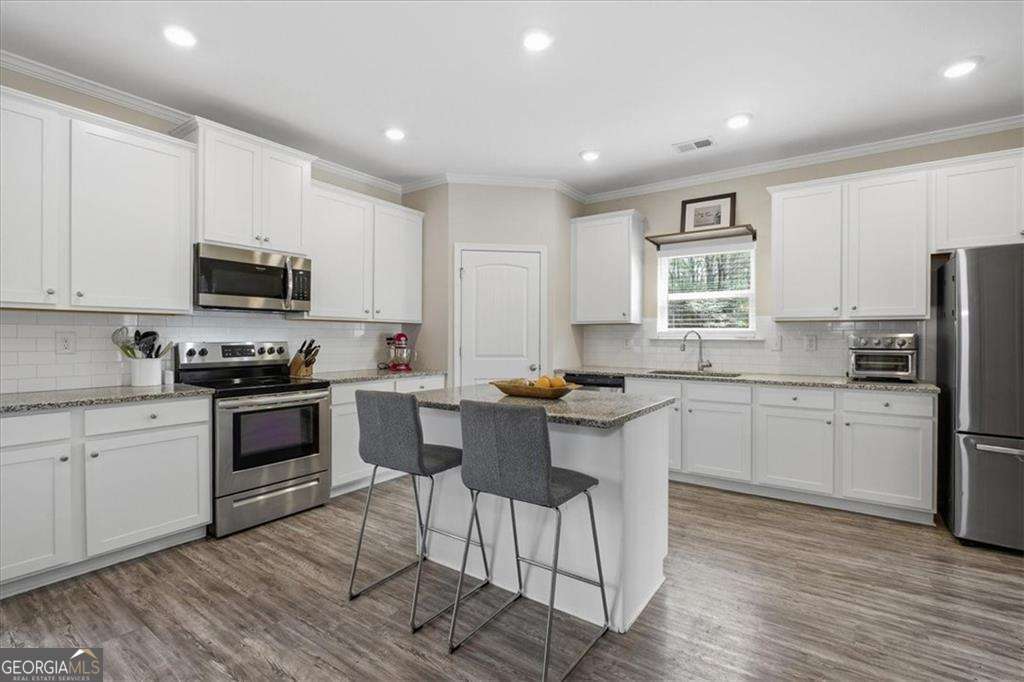 17 Four Feathers Lane NE Rydal GA 30171