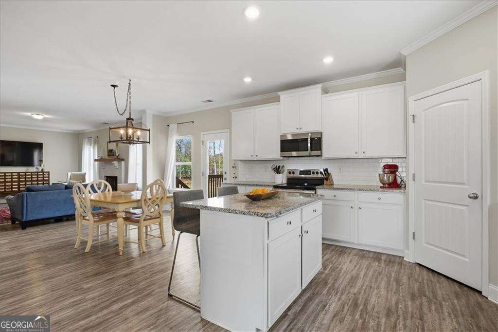 17 Four Feathers Lane NE Rydal GA 30171