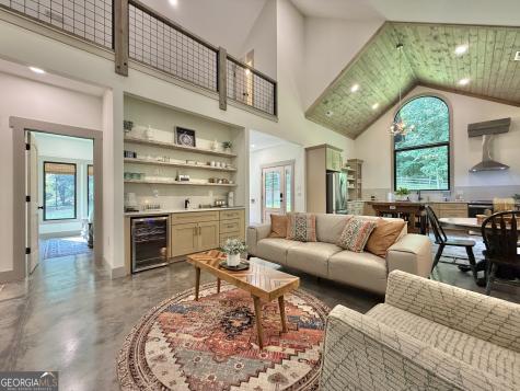 399 Jim Mccrackin Clayton GA 30525