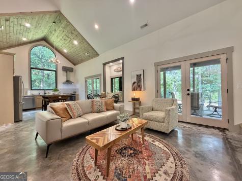 399 Jim Mccrackin Clayton GA 30525