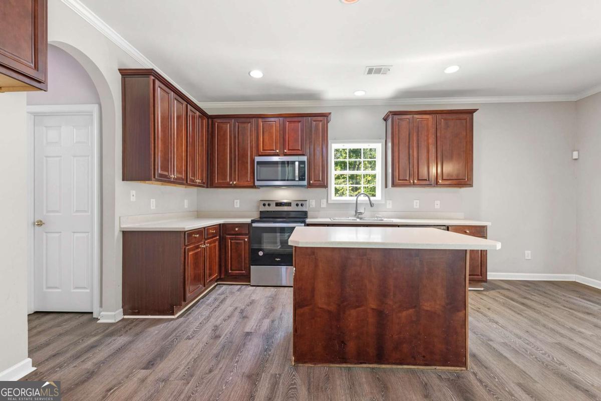 3713 The Great Drive Atlanta GA 30349