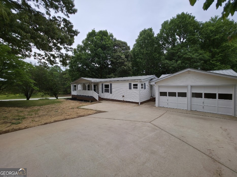 47 Forest Lake Road Pendergrass GA 30567